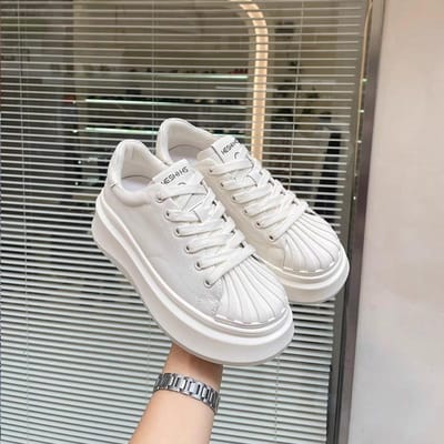Schoenen met kleine hoogteverhoging voor dames, shell-neus, leer, kleine witte schoenen, nieuw voorjaar, schoenen met dikke zoolplaat, casual sportschoenen 40