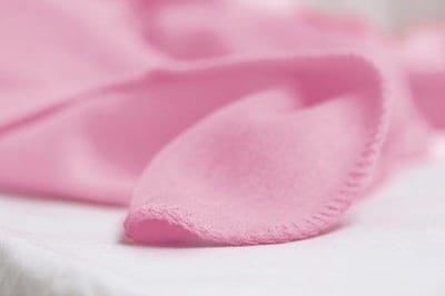 VIB® - Baby Wellsoft deken - Roze (75x100 cm) - Babykleertjes - Baby cadeau - zwangerschap aankondiging - geboorte cadeau