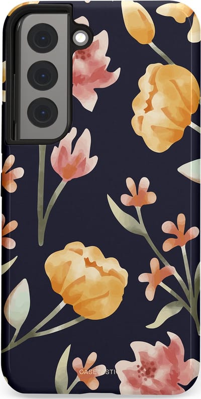 Casetastic Hoesje Geschikt voor Samsung S22 - Stijlvolle Beschermende Duo-layer Case - Bloemen Nacht