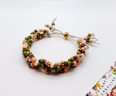 Jeannette-Creatief® - Beach - Vlechtarmband met Schuifknoopsluiting Tropical Forest Flamingo Gold - Gevlochten Armband - Flamingo - Olijfgroen - Groene Armband - Armband Leer - Armband Dames - Armband - Leer Metallic White - Wit Leer - Ibizachic