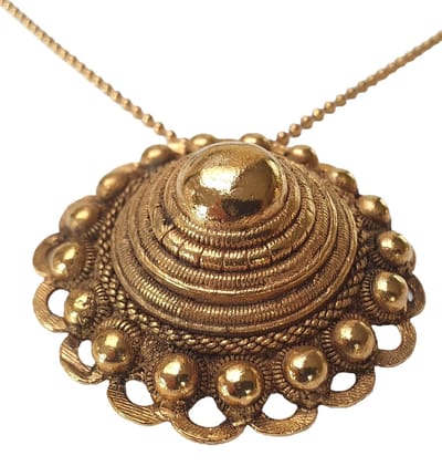 Zeeuws Meisje-Giant 7 cm - luxe vergulde zeer grote Zeeuwse knop aan bolletjesketting verguld. Designerskwaliteit