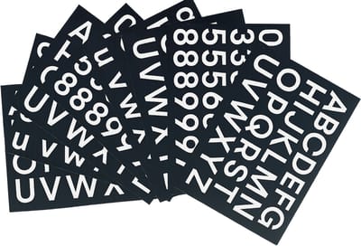 plakletters + cijfers wit - hoogte letters 2 cm - breed 1 cm