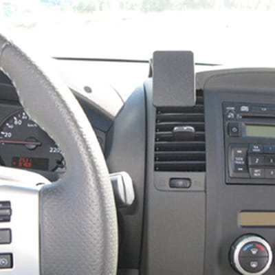 Brodit center mount v. Nissan Navara 11-