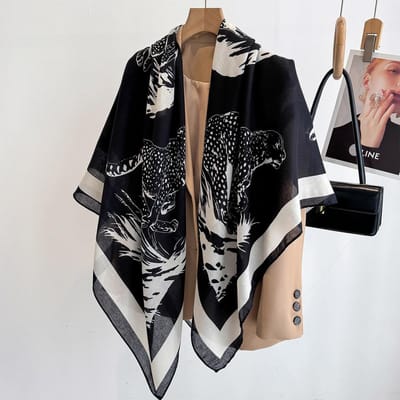 130X130cm Foulard Carré en Soie Satinée à Imprimé de Luxe pour Femmes Été Protection Solaire Châle Hijab Foulard de Cou Bandana Wrap Mode One Size black