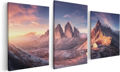 Artaza Canvas Schilderij Drieluik Huisje Met Een Kerk In De Bergen - 120x60 - Foto Op Canvas - Canvas Print