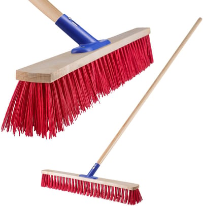 KADAX Straatbezem met lange steel van hout en nylon, veegbezem met metalen steelhouder, brede industriële bezem, comfortabele zaalbezem, zand, verschillende maten (70 cm)