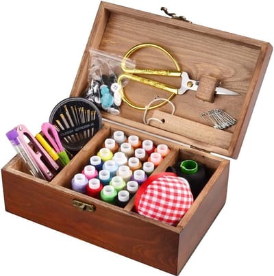 Vintage Naaidoos met Meer dan 110 Stukken Naaigerei, Perfect voor Moeders, Grootmoeders en Hobbyisten, Ideaal als Cadeau voor Naaien en Kledingreparatie