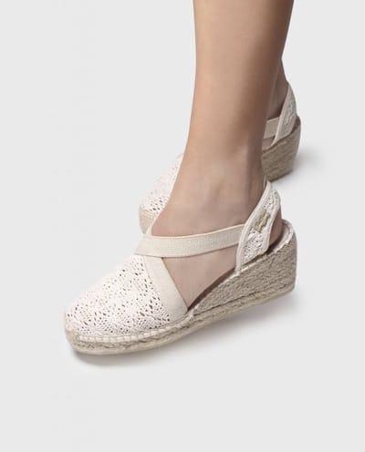 Geborduurde espadrille met middelhoge sleehak | TERRA-AD