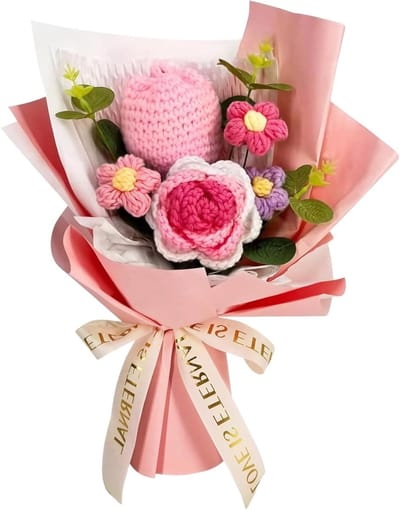 Elegante handgemaakte bloemenboeket met rozen en tulpen, perfect voor verjaardagen en afstuderen, duurzame zijden bloemen in een stijlvolle geschenkverpakking