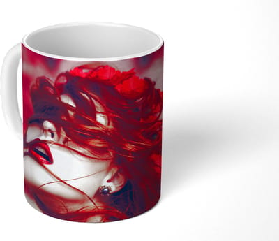 Mok - Koffiemok - Kasteel - Rood - Vrouw - Portret - Mokken - 350 ML - Beker - Koffiemokken - Theemok