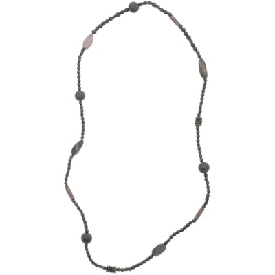 Behave – Ketting – Handgemaakt design – Zwartgrijs – Urban boho – 88 cm