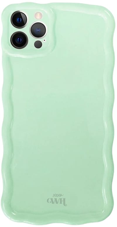 xoxo Wildhearts Glossy Wavy Case Sage Sorbet telefoonhoesje - Geschikt voor iPhone 12 Pro Max - Golvend hoesje - Glimmende silicone case met golven - Vlekbestendig - Camerabescherming - Groen
