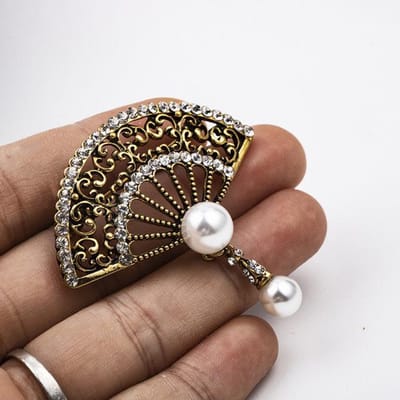 Nieuwe Retro Kristallen Waaier Broche Parel Kwast Reversspeld Jurk Shirt Badge Kraag Broches Sieraden Voor Vrouwen Accessoires Cadeaus black