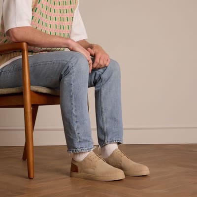 Manfield - Heren - Taupe suède veterschoenen met bruine details - Maat 41