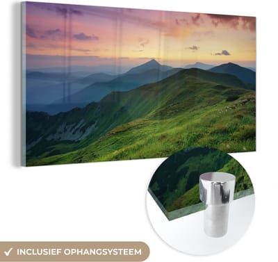 MuchoWow® Glasschilderij 40x20 cm - Schilderij acrylglas - Berg - Gras - Landschap - Avond - Foto op glas - Schilderijen