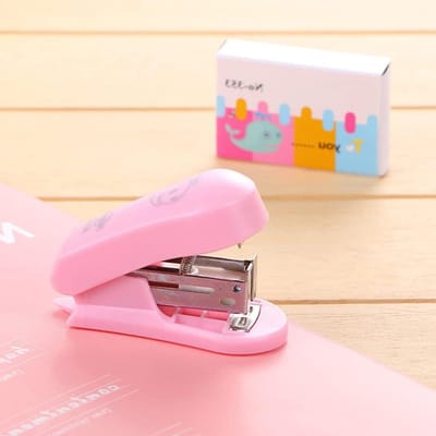 Mini nietmachine set - Pocket nietmachine - Documenten binden - Handzaam ontwerp - 400 nietjes - Roze