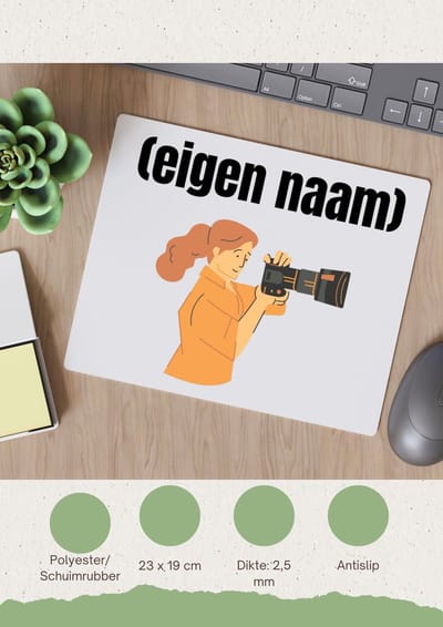 Akyol - fotograaf vrouw met eigen naam Muismat - Fotograaf - fotografen - leuk cadeau voor iemand die houd van foto's maken - cadeau - kado - 23 bij 19 cm