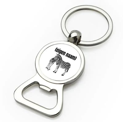 Akyol - 2 zebra's met eigen naam flesopener - Zebra - dieren liefhebber - iemand die houdt van zebra's - verjaardag - cadeau - kado - geschenk - 9 bij 3 cm