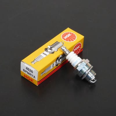 NGK-bougie voor Malaguti 50 Ciak Master 4T Euro2, bouwjaar 2007 t/m 2011, BPMR7A / 4626, nieuw