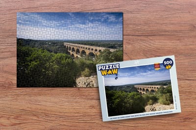 Puzzel De Pont du Gard vanaf een berg en een erg mooie groene omgeving - Legpuzzel - Puzzel 500 stukjes