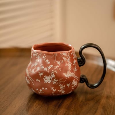 Mokken met bloemmotief in Chinese stijl Keramische huishoudelijke drinkbekers High-end Lichte luxe Hoog uiterlijk niveau Kantoorkoffiekopjes 300ml brown