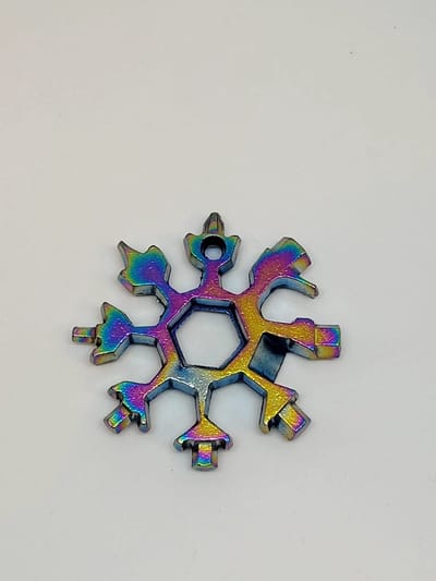 Jumada's - 18-in-1 Multitool voor de Winter - Ringsleutel - Inbussleutel - Schroevendraaier - Flesopener - Mesje - Sneeuwvlok - Cadeau Tip - Parelmoer Kleurrijk