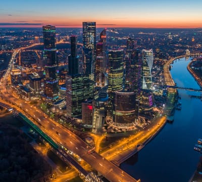 Moscow City International Business Center bij twilight - Fotobehang (in banen) - 250 x 260 cm