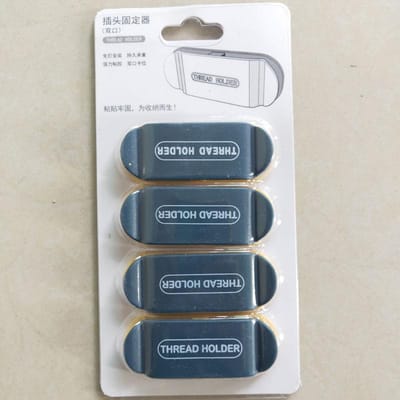 Adaptateur de prise Dispositif de fixation de clip de fil Support de prise amovible Retenue de câble Fixation de filetage Autocollant mural en plastique Crochet universel bleu