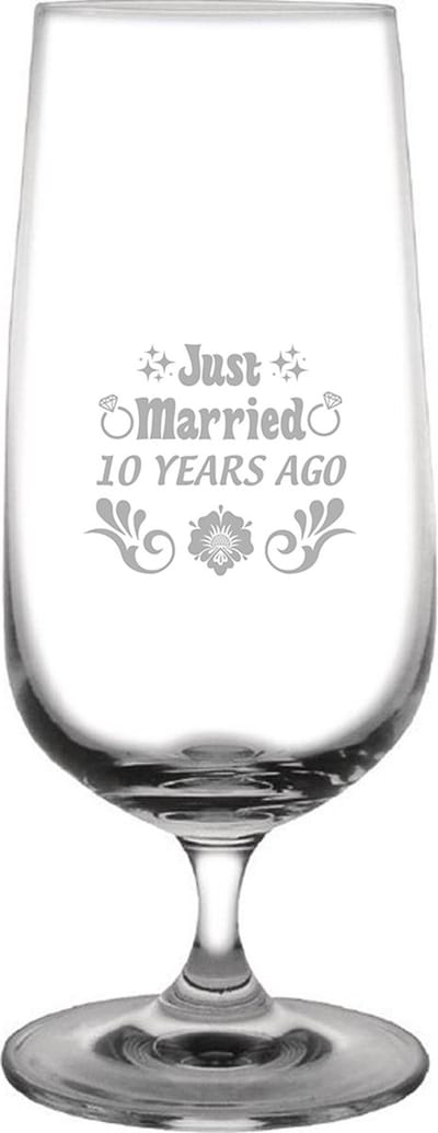 Gegraveerde Bierglas op voet 41cl Just Married 10 years ago