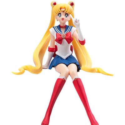 24cm Figurine Sailor Moon Éternelle Anime Tsukino Usagi Figurine d'Action Tiare Éternelle PVC Ornements de Gâteau Modèle de Collection Jouets Cadeaux beige
