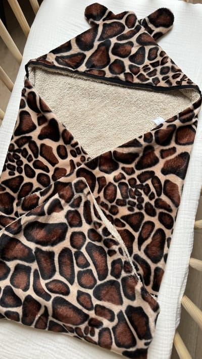 Omslagdoek | Giraffeprint | Comfykids | Comfortabel | Badstof | Zacht | Uniek | Oeko-TEX