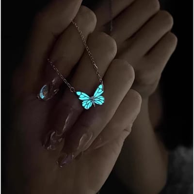 Collier pendentif papillon lumineux bleu, style luxe léger exquis design de niche chaîne de clavicule black