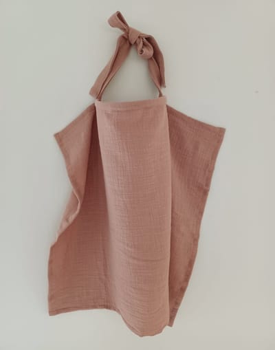 Borstvoedingsdoek voedingsdoek blush met zicht op baby tijdens de borstvoeding