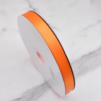 Dubbelzijdig Glad Satijnen Lint – Oranje – 1.5cm Breed, 90m Rol – Perfect voor Versiering, Cadeauverpakking & Accessoires