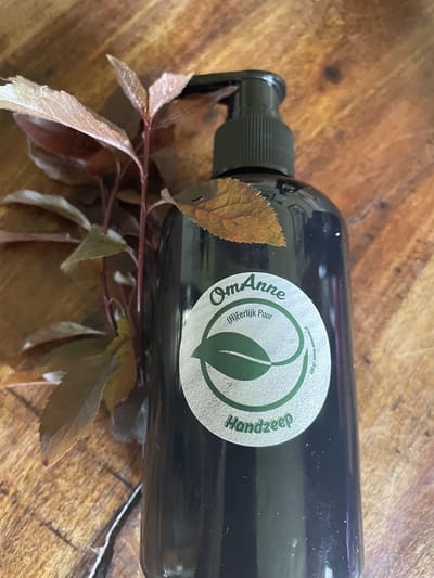 Handzeep Lavendel 350 ml. Puur Natuur!! van OmAnne Prijs inclusief verzending!!