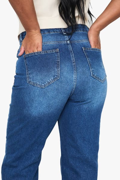 boohoo Dames Plus Acid Wash Straight Leg Jeans | Acid Wash Light Blue | Maat: 28