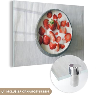 ® Glasschilderij 180x120 cm - Schilderij acrylglas - Aardbei - Kom - Tafel - Foto op glas - Muurdecoratie woonkamer - Wanddecoratie slaapkamer - Schilderijen