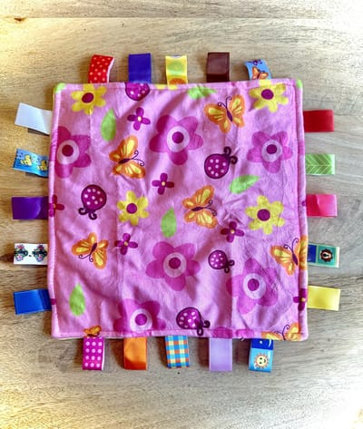 Knuffeldoek roze vlinder - baby - cadeau - babyshower - dreumes - slapen - moe - bed