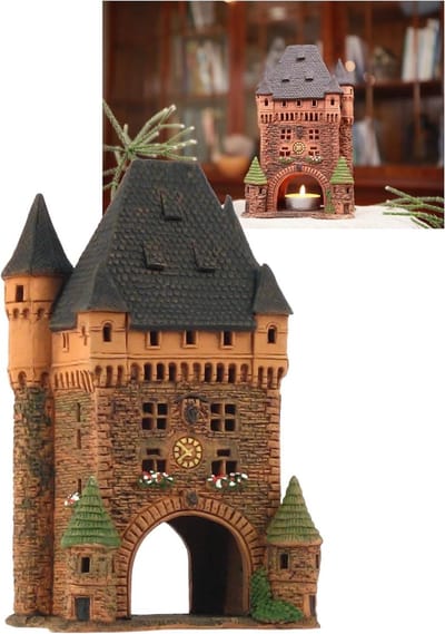 Keramische theelichthouder - Miniatuur huis - Kamerdecoratie - Handgemaakt ontwerp - 19 cm hoog - Multicolor