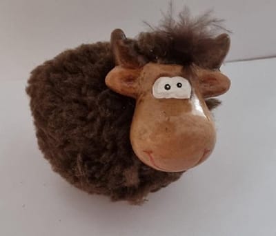 Aardewerk - Wollen vrolijke Schaap kleur bruin ( set van 2 stuks )