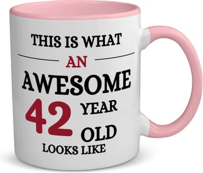 Akyol - an awesome 42 year koffiemok - theemok - roze - Hoera 42 jaar - 42 geworden - verjaardagscadeau - gift - kado - 350 ML inhoud
