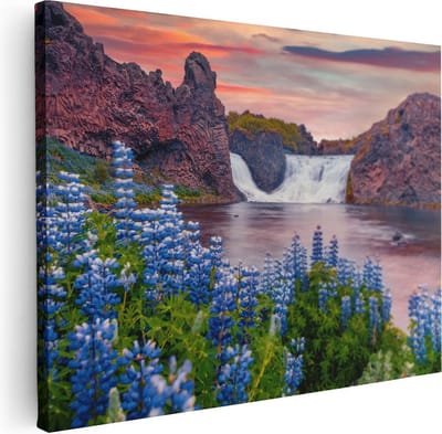 Artaza Canvas Schilderij IJsland - 40x30 cm - Klein - Wanddecoratie Waterval - Muurdecoratie Wilde Bloemen - Kamer Accessoires Landschap