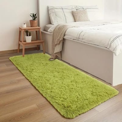 Zacht en pluizig langpolig tapijt, gemakkelijk te onderhouden en machinewasbaar, geschikt als vloerkleed voor de woonkamer, naast de bank of het bed, of als decoratie voor de slaapkamer. 50x80cm 20x31inch groen