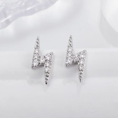 Boucles d'oreilles punk exquises et personnalisées pour hommes et femmes Mini boucles d'oreilles éclair en zircon white