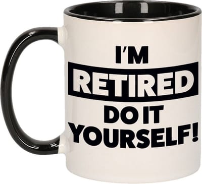 Pensioen kado mok / beker zwart - Im retired do it yourself - 300 ml - VUT - Cadeau - afscheid - collega