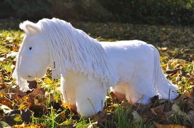 Crafty Ponies Paarden Knuffel - Paarden Speelgoed - Knuffel - Voor kind & baby - Pluche Paarden - Knuffelbeest - Speelgoed Kind - Stuffed Animal - 48cm - Wit