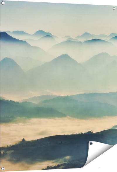 Gards Tuinposter Heuvel Landschap tijdens de Mist - 80x100 cm - Tuindoek - Tuindecoratie - Wanddecoratie buiten - Tuinschilderij