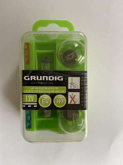 Grundig Automotive | H7 | E4 | 12V |Universle lampenset en zekeringen