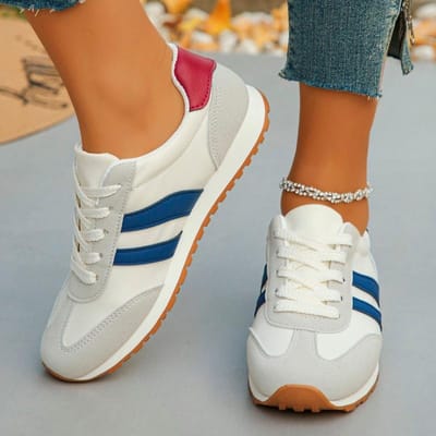 Casual Sportschoenen voor DamesNieuwe Comfortabele Platte Hardloop Sportschoenen Lente Trend Vetersluiting Dames Gevulkaniseerde Schoenen Grote Maat 43