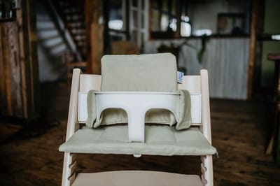 Pure Baby Love - Kussenset voor Tripp Trapp stoel - Zitkussen en Rugkussen - Stoelverkleiner - Olijfgroen